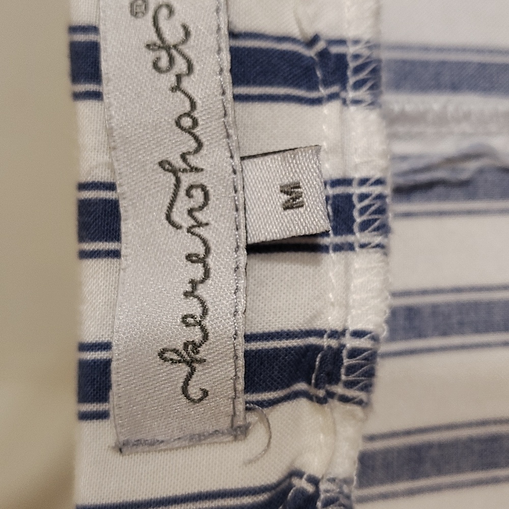 KEREN hart Blue and White Pleated Blouse with V-Neck FLAWED - Picture 3 of 6